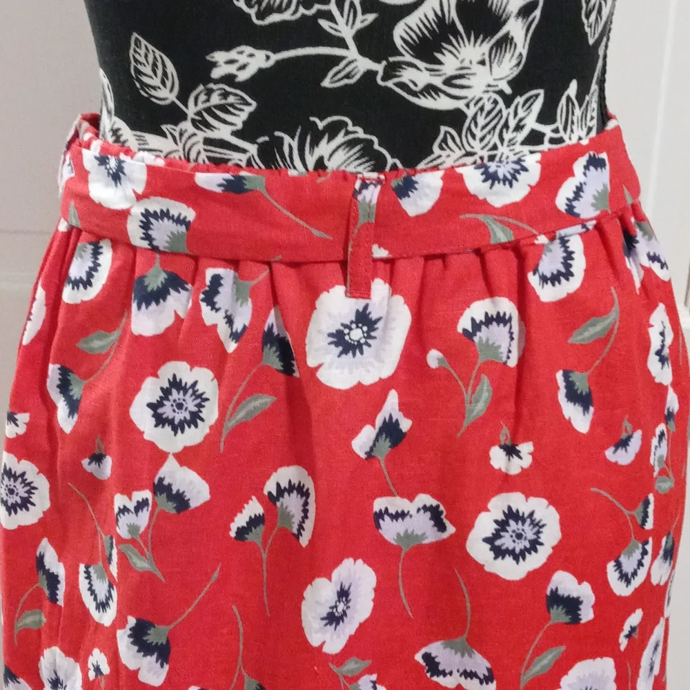 🆕️🌹J. Crew🌹- Red/Blue Floral Linen Blend Skirt w/Sash